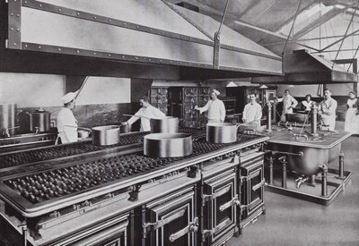 Cocina de un departamento gubernamental, HM Office of Works, con aparatos de gas (foto b/n) de English Photographer
