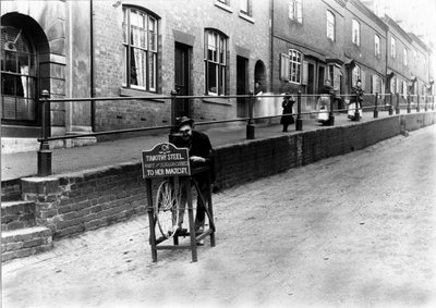 Afilador de cuchillos, Hall Street, Kidderminster de English Photographer