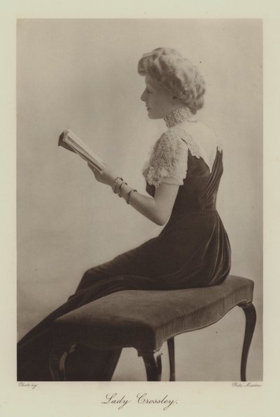 Lady Crossley (foto b/n) de English Photographer