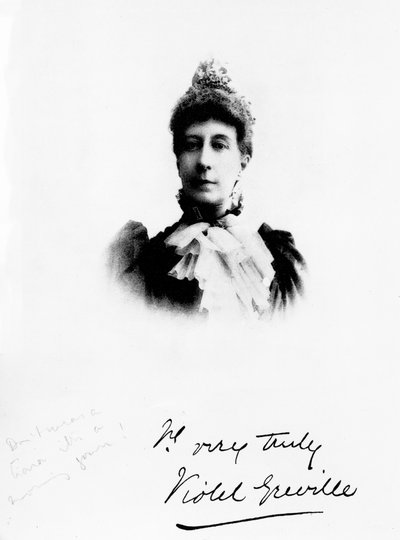 Lady Violet Greville de English Photographer