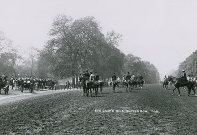 Ladys Mile, Rotten Row, Hyde Park, Londres de English Photographer