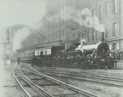 Último tren de ancho de vía ancho saliendo de la estación de Paddington, 1892 de English Photographer