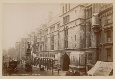 Tribunales de Justicia desde el Este de English Photographer