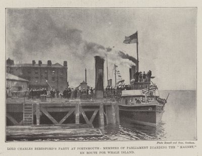 La fiesta de Lord Charles Beresford en Portsmouth, miembros del Parlamento abordando el Magnet, en ruta hacia Whale Island de English Photographer