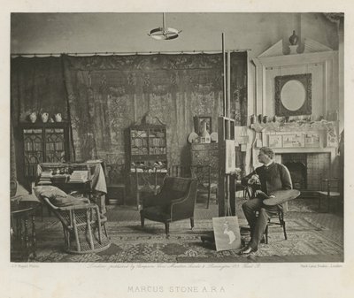 Marcus Stone en su estudio de Melbury Road de English Photographer