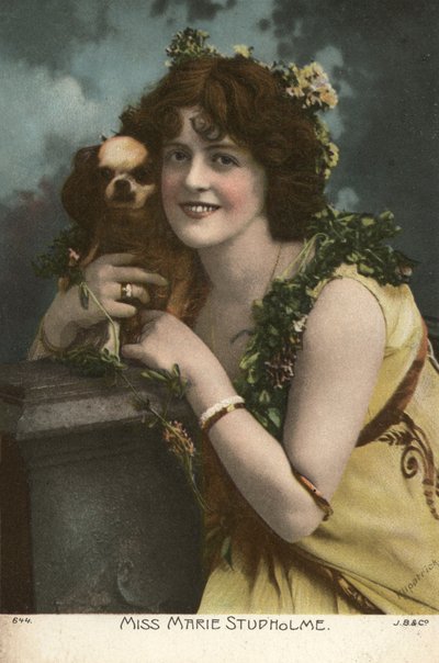 Marie Studholme (foto a color) de English Photographer