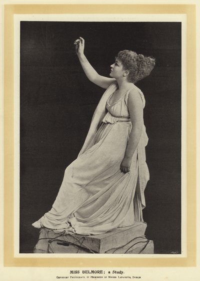 Miss Belmore: un estudio de English Photographer