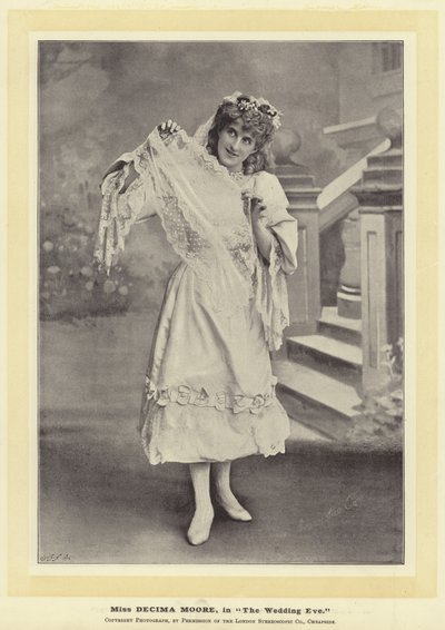 Miss Decima Moore, en La Víspera de la Boda de English Photographer