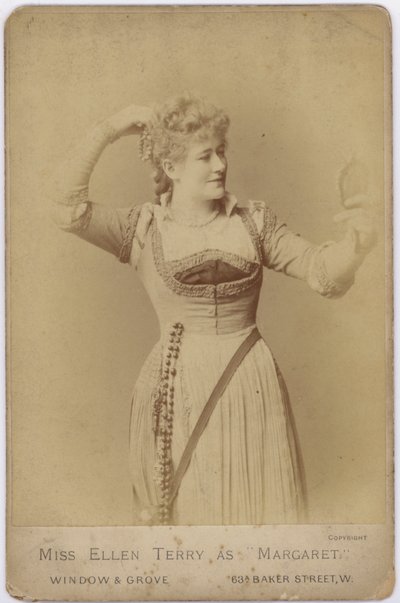 Miss Ellen Terry como Margaret (foto b/n) de English Photographer