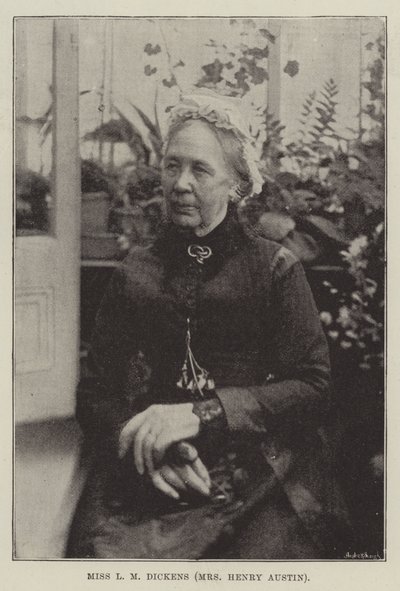 Miss L M Dickens (Mrs Henry Austin) de English Photographer