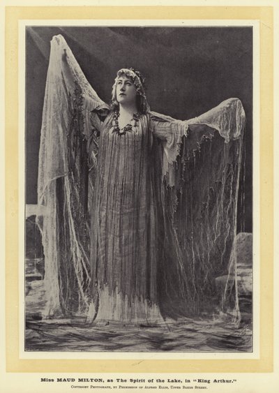 Miss Maud Milton, como El Espíritu del Lago, en Rey Arturo de English Photographer