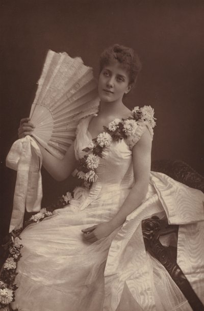 Señorita Maude Millett de English Photographer
