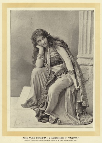 Señorita Olga Brandon: un Recuerdo de Hypatia de English Photographer