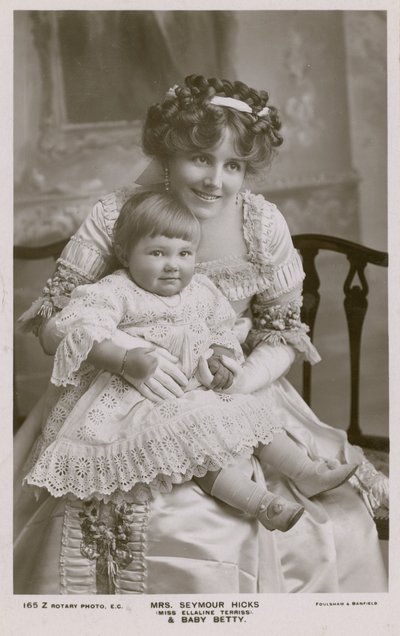 Sra. Seymour Hicks y su hija de English Photographer