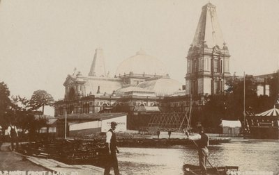 Frente Norte y Lago, Alexandra Palace de English Photographer