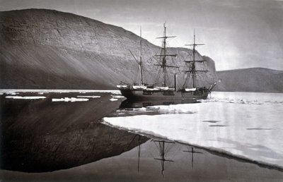 Polo Norte: Detenido por el hielo frente al cabo Prescott - en "Narrativa de un viaje al Mar Polar durante 1875-76", G.S. Nares, ed. Londres de English Photographer