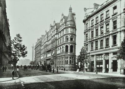 Northumberland Avenue, 1895 de English Photographer