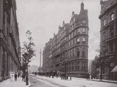 Avenida Northumberland, con el Club Constitucional de English Photographer