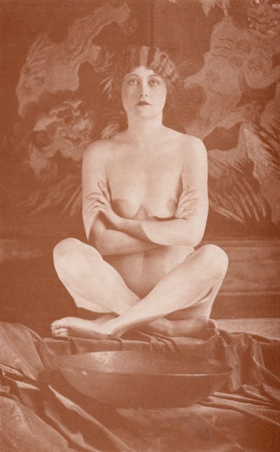 Arte nudista: Buda (foto b/n) de English Photographer