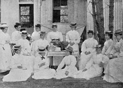 Enfermeras en el Hospital de la Plaga, Uitvlugt, cerca de Ciudad del Cabo, ilustración de The King, 25 de mayo de 1901 de English Photographer