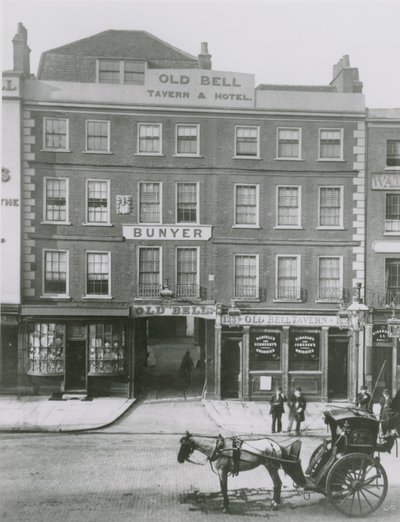 Old Bell Tavern y Hotel, Londres de English Photographer