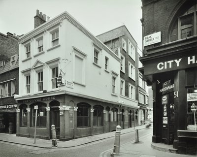 Vieja Casa de Café, 49 Beak Street, 1976 de English Photographer