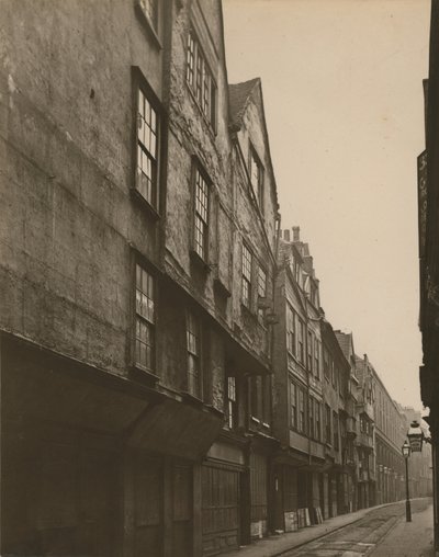 Casas antiguas en Wych Street, Londres de English Photographer
