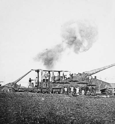 Nuestros cañones ferroviarios de 16 pulgadas demuelen los emplazamientos de hormigón alemanes y abren el camino para la infantería de English Photographer