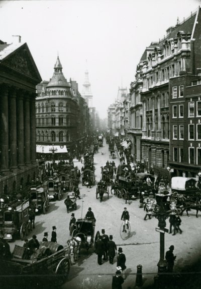 Penny farthing en el tráfico fuera de Mansion House en la década de 1880 de English Photographer