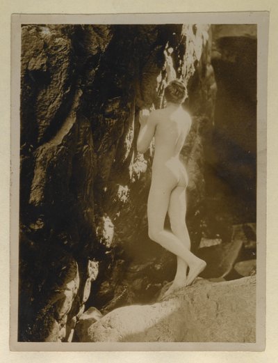 Fotografía de Alistair Graham desnudo, guardada con su carta a Evelyn Waugh, c.1924 (impresión en plata gelatina) de English Photographer