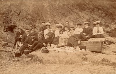 Té de picnic en la playa (foto b/n) de English Photographer
