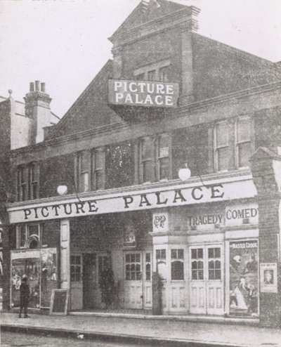 Picture Palace, Lee High Road, Londres de English Photographer