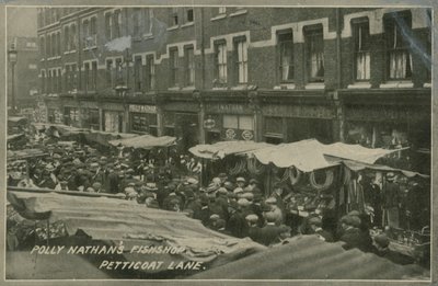Pescadería de Polly Nathans, Petticoat Lane, Londres de English Photographer