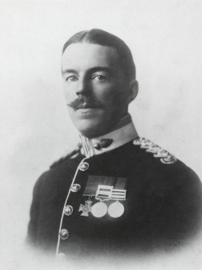 Retrato del Capitán Herbert Augustine Carter VC, 1903 de English Photographer