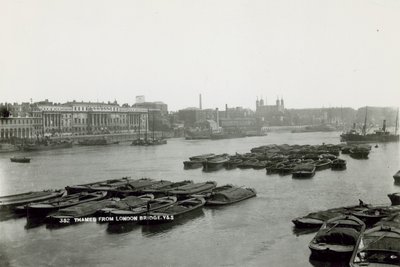 Postal con vista del Támesis desde el Puente de Londres de English Photographer