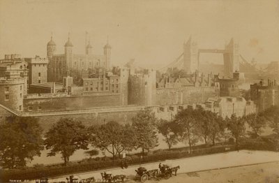 Postal con imagen de la Torre de Londres de English Photographer