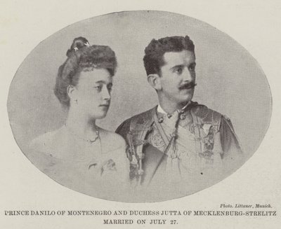 Príncipe Danilo de Montenegro y Duquesa Jutta de Mecklenburg-Strelitz casados el 27 de julio de English Photographer