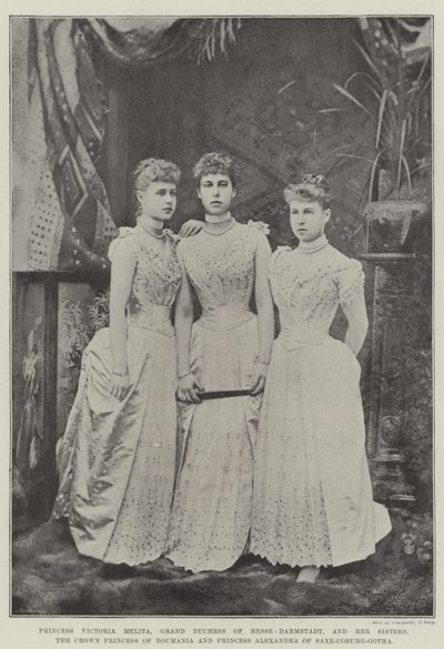 Princesa Victoria Melita, Gran Duquesa de Hesse-Darmstadt, y sus hermanas, la Princesa Heredera de Rumania y la Princesa Alexandra de Sajonia-Coburgo-Gotha de English Photographer