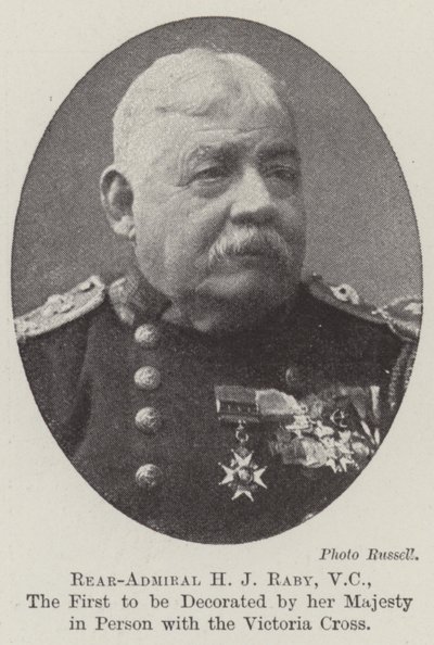 Contraalmirante H J Raby, VC, el primero en ser condecorado por su Majestad en persona con la Cruz Victoria de English Photographer