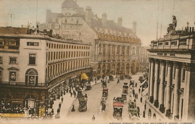 Regent Street y Hotel Piccadilly, Londres de English Photographer