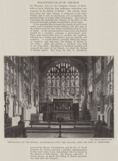Restauración de la iglesia, Stratford-on-Avon, el presbiterio, con la tumba de Shakespeare de English Photographer