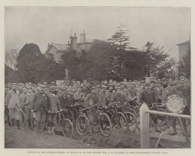 Devolución del Escudo del Ancla, el 23 de marzo, por el Ganador, Sr. A E Walters, del Club de Ciclismo Politécnico de English Photographer
