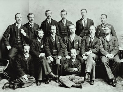 Rosendale Road School: grupo de maestros, 1897 de English Photographer