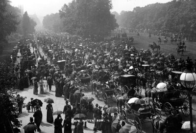 Rotten Row en Hyde Park, Londres, c.1890 de English Photographer