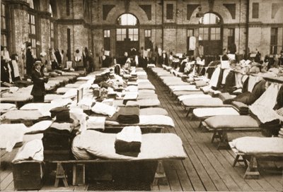 Alojamiento para Dormir: El Salón Pequeño, Alexandra Palace, ilustración de Prisioneros Alemanes en Gran Bretaña de English Photographer