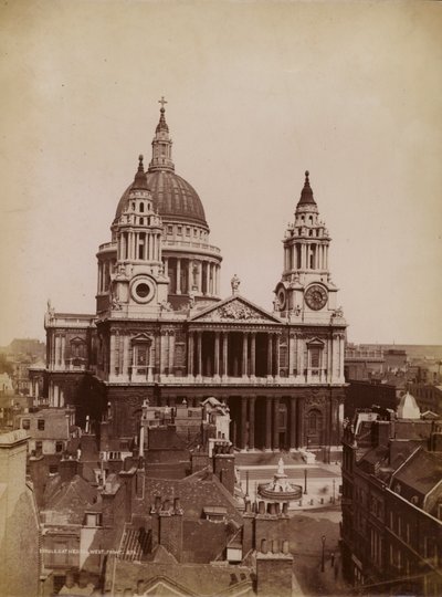 Catedral de St Pauls, Londres, con tejado (fotografía en blanco y negro) de English Photographer