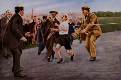 Sufriendo de deshidratación y agotamiento. El atleta italiano Dorando Pietri es ayudado a cruzar la línea de meta para ganar el maratón en los Juegos Olímpicos, Londres, 1908 de English Photographer