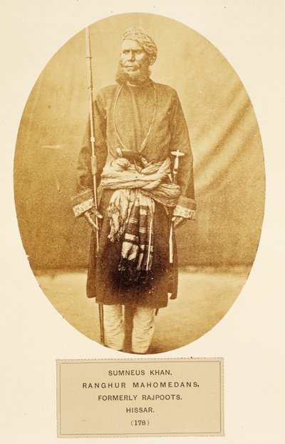 Sumneus Khan, mahometanos Ranghur, anteriormente Rajpoots, Hissar, de The People of India, por J. Forbes Watson, publicado en 1868 de English Photographer