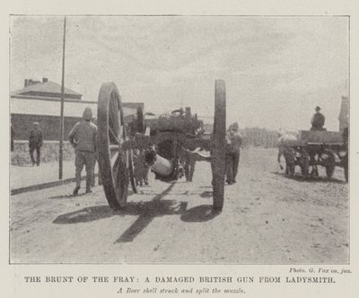 El Peso de la Batalla, un Cañón Británico Dañado de Ladysmith de English Photographer