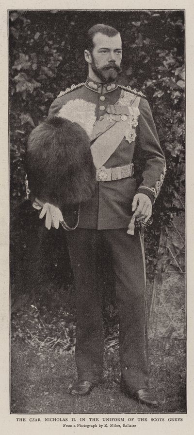 El Zar Nicolás II con el uniforme de los Scots Greys de English Photographer